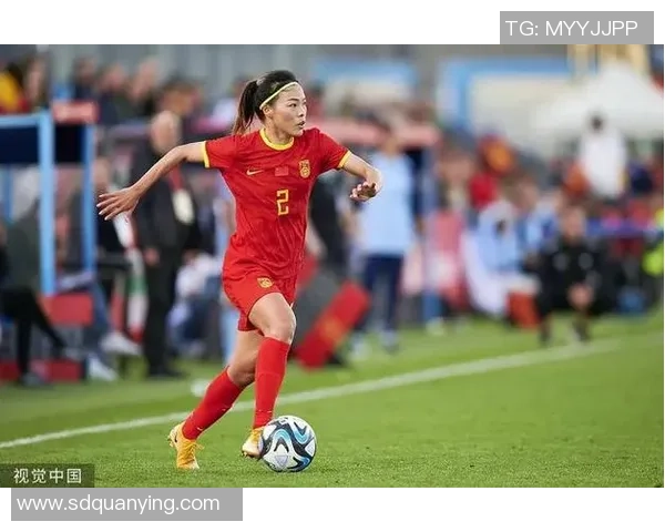 女足足球服的时尚与功能兼备如何选择适合自己的运动装备